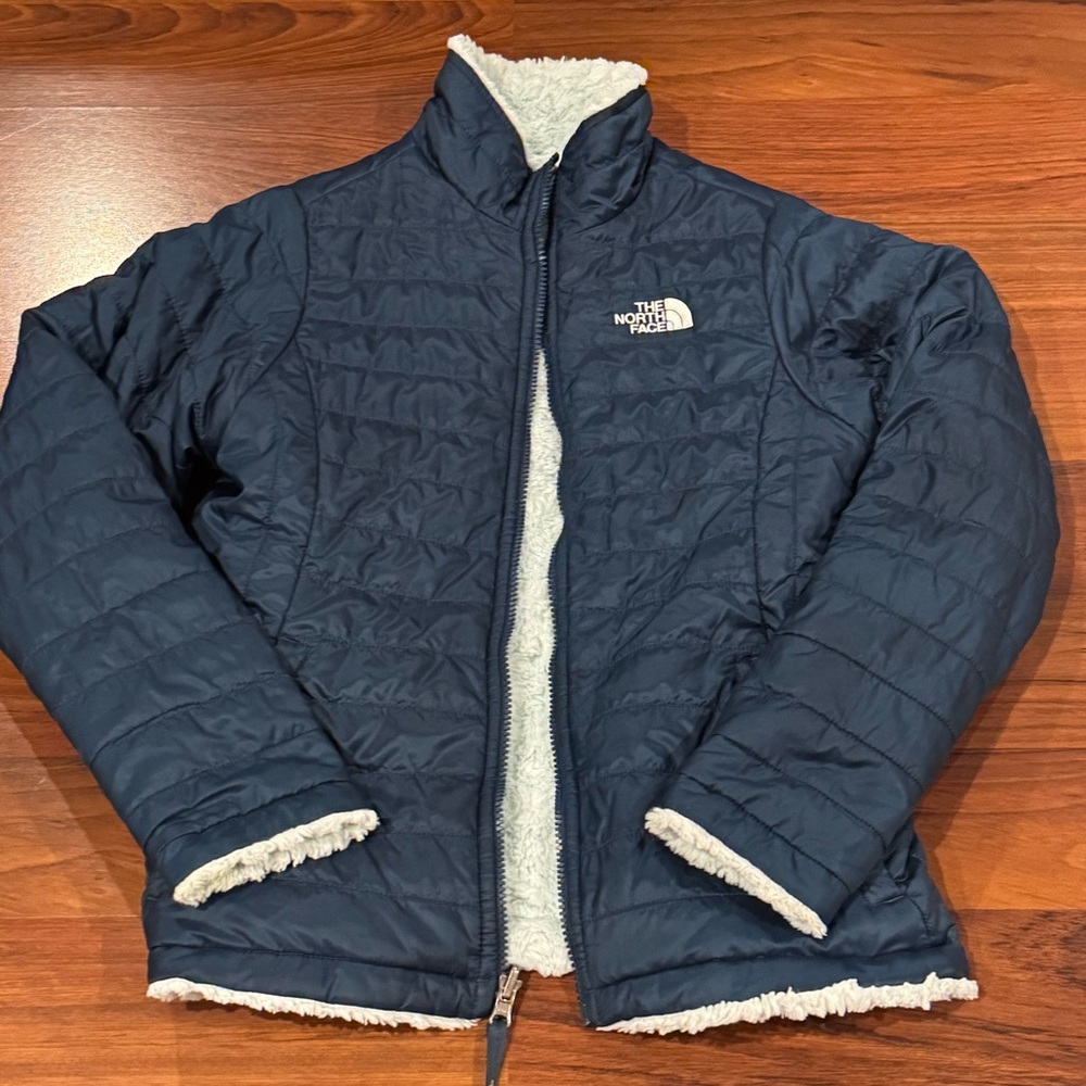 The North Face Navy Puffer Jacket with Cream Sherpa Lining - Kids
